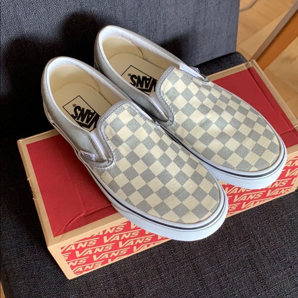 NWT- VANS Women’s Classic Checkered Slip On